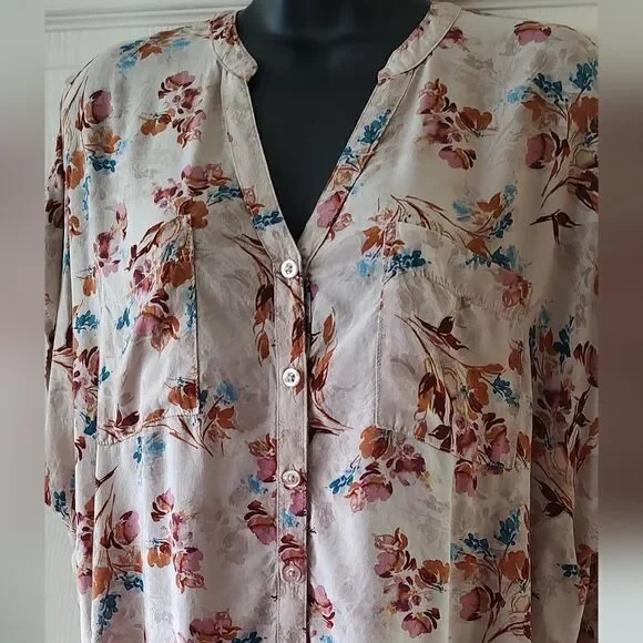 TORRIDĀ ChallisāButtonāFrontāDolmanāSleeveāTopāSizeā2 - Picture 4 of 7